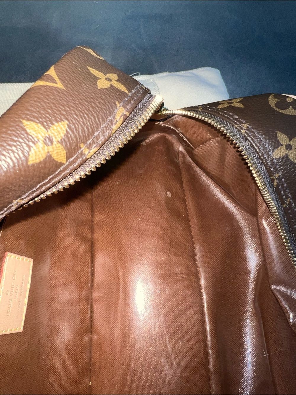Louis Vuitton Monogram Toiletry 25 - Picture 8 of 8